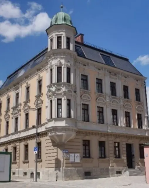 Das Müllerbräu-Verwaltungsgebäude am Hauptplatz, Baujahr 1891