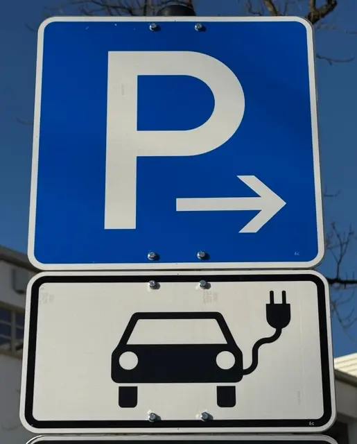 Am 12. März bietet das Seniorenbüro einen Vortrag zum Thema Elektromobilität an.  | Foto: © Siegmund Hornig