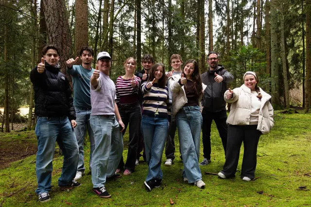 Das Jugendparlament war zusammen mit ehrenamtlichen Helfern und der Stadtjugendpflege auf Klausurwochenende im Bayerischen Wald. 

(v. l. n. r.: Felix Dick (1. Vorsitzender), Jan Rashid, Emil Kirschner, Lina Franke (2. Vorsitzende), Tobias Vasile, Laura Enevoldsen, Max Stahl, Milla Gallus, Matthias Stadler (Leiter der Stadtjugendpflege), Melany Di Liberto (ehrenamtliche Betreuerin) | Foto: © Stadtjugendpflege