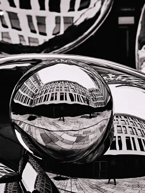 Curved Reality | Foto: ©Dirk Schönowsky