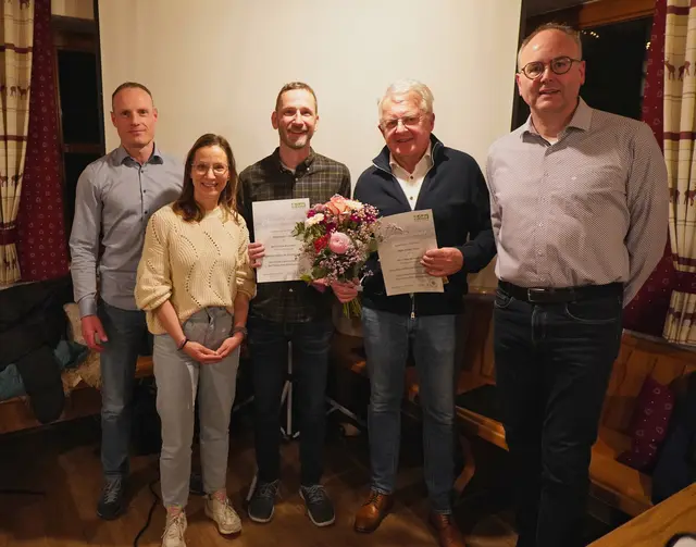 Von links: Markus Friedrich (2. Vorsitzender), Karola Mayer (1. Vorsitzende), Florian Brunthaler, Klaus Baumgärtel, Roland Bergmeier (3. Vorsitzender) | Foto: DAV Sektion Pfaffenhofen-Asch