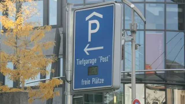 Am 10. April ist die Tiefgarage an der Post geschlossen. Eine Wiedereinfahrt ist – nach Abschluss der Reinigungsarbeiten – gegen Mittag des 11. April wieder möglich.