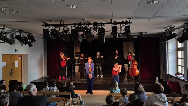 Opera Paradiso begeisterten das Publikum im Theatersaal.