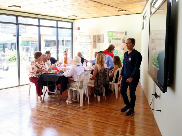 Der lichtdurchflutete Raum ist Schulungszentrum und Treffpunkt für Umweltbildung. | Foto: © Municipalidad de Turrialba