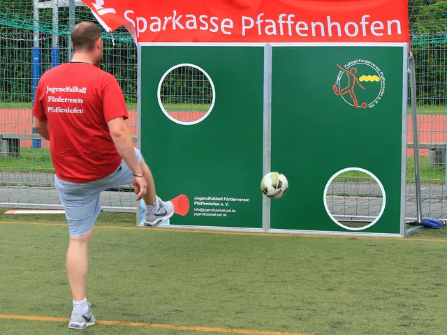 Torwand für die „Stadtmeisterschaft im Torwandschießen“