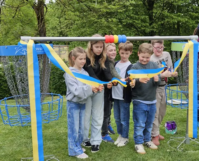 Die Kinder eröffneten offiziell den Parcours. 