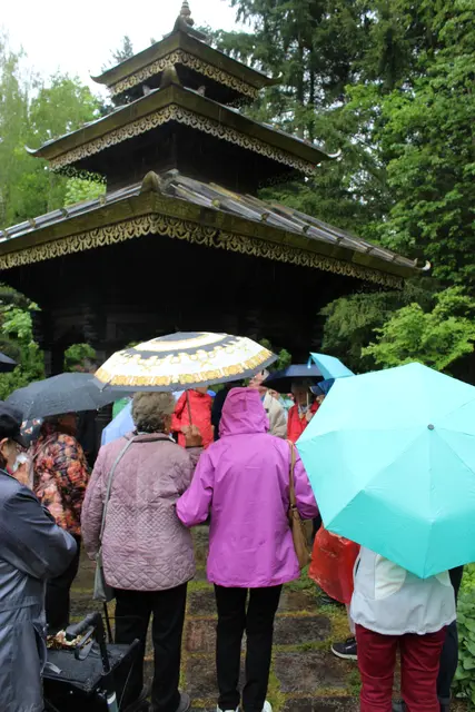 Der Nepal Himalaya Park in Wiesent war das zweite Ziel und bot besondere Einblicke in asiatische Kultur und Gartenkunst.  | Foto: © Seniorenbüro