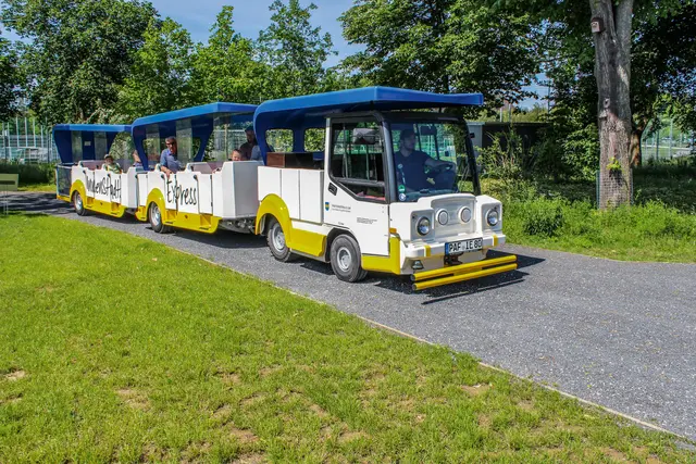 Der Pfaffenhofener Innenstadt-Express startet wieder in die Saison.  | Foto: © Stadtverwaltung Pfaffenhofen