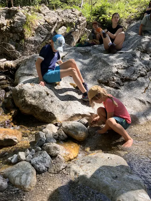 Auf der Suche nach den glitzernden Fundstücken | Foto: Simone Schuster