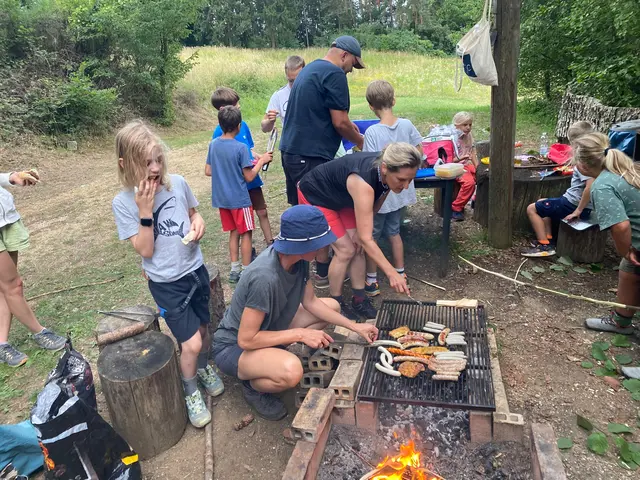 Grillen und gemütliches Beisammensein | Foto: Xenia Cabanis/Simone Schuster