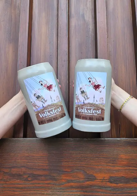 Das Volksfestmotiv ist auch wieder auf den Bierkrügen zu finden.  | Foto: Stadtverwaltung Pfaffenhofen