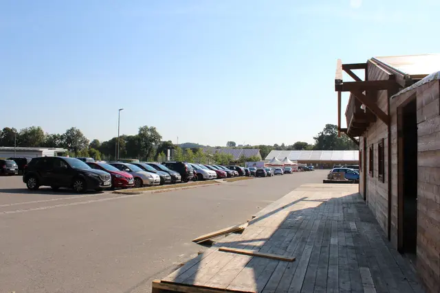 Der Volksfestplatz steht aufgrund der Aufbauarbeiten für das Volksfest ab Mitte August nur noch eingeschränkt zur Verfügung | Foto: Stadtverwaltung