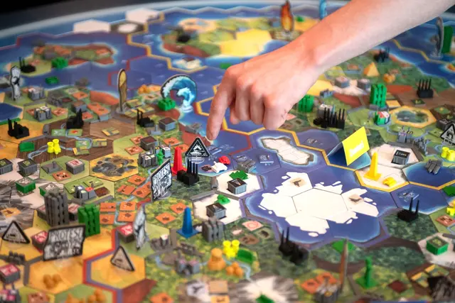 Spielebrett mit Figuren