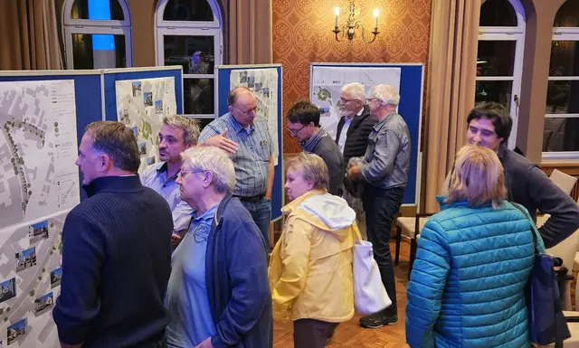 Die Bürgerinnen und Bürger zeigten großes Interesse an den Plänen für die Münchener Straße, den Münchener Vormarkt und die Moosburger Straße. 
