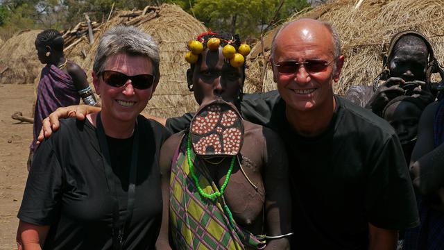 Die Mursi mit den Tellerlippen sind die absoluten Stars im Omo-Tal