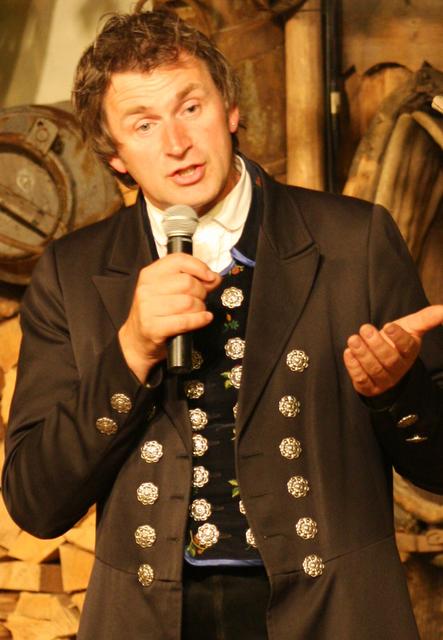 Der bekannte Hochzeitslader und Gstanzlsänger "Erdäpfekraut" Hubert Mittermeier