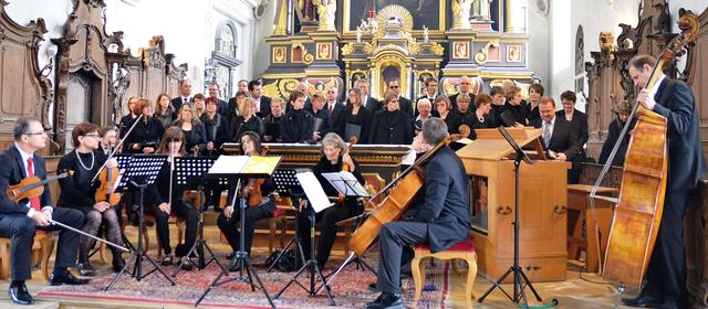 Kirchenchor und Kammerorchester der Stadtpfarrei St. Johannes Baptist Pfaffenhofen / Ilm | Foto: Steininger