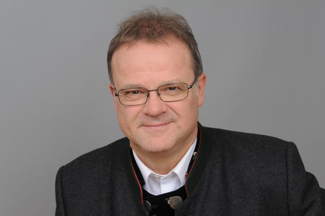 Die musikalische Leitung liegt in den Händen von Kirchenmusiker Max Penger | Foto: Gabi Hartmann