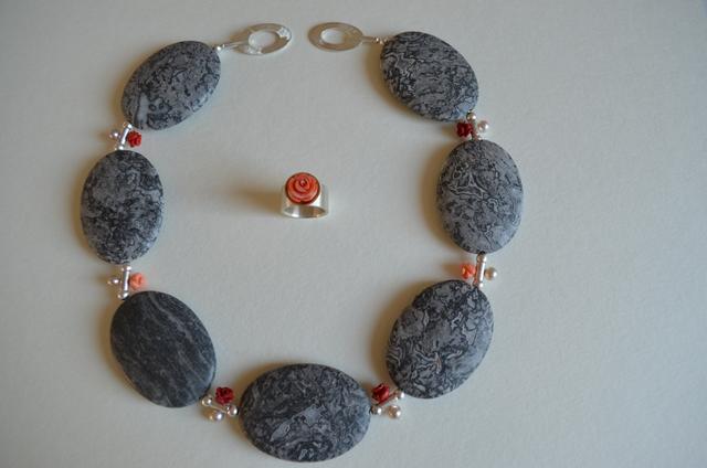 Halsschmuck "little roses" und Ring "roeslein mein" von Susanne Brand-Seidel | Foto: Susanne Brand-Seidel