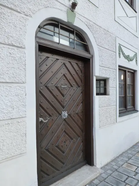 Ein "Spion" neben der Haustür