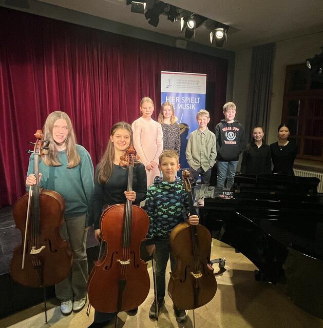 Schülerinnen und Schüler der Städtischen Musikschule Pfaffenhofen beim Montagskonzert am 27. Januar 2025 – ein Abend voller beeindruckender musikalischer Talente.